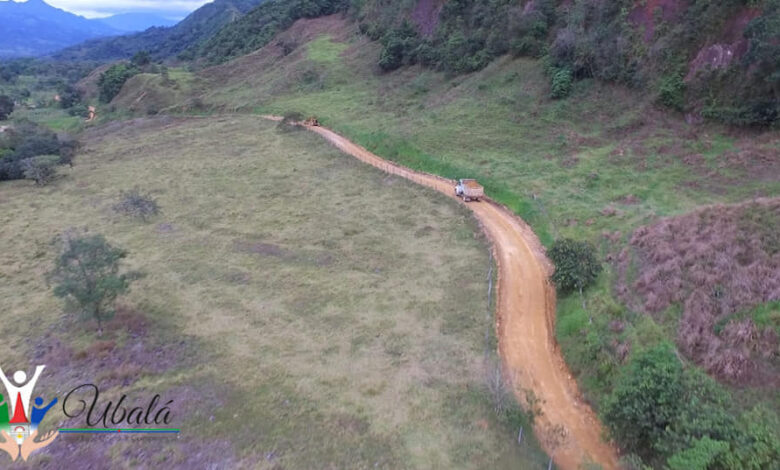 Mantenimiento vial en Ubalá