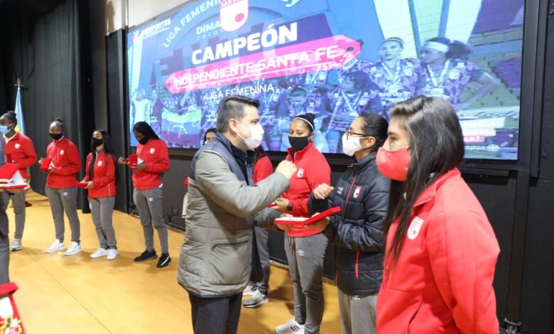 Reconocimiento a las "leonas" - Gobernación de Cundinamarca