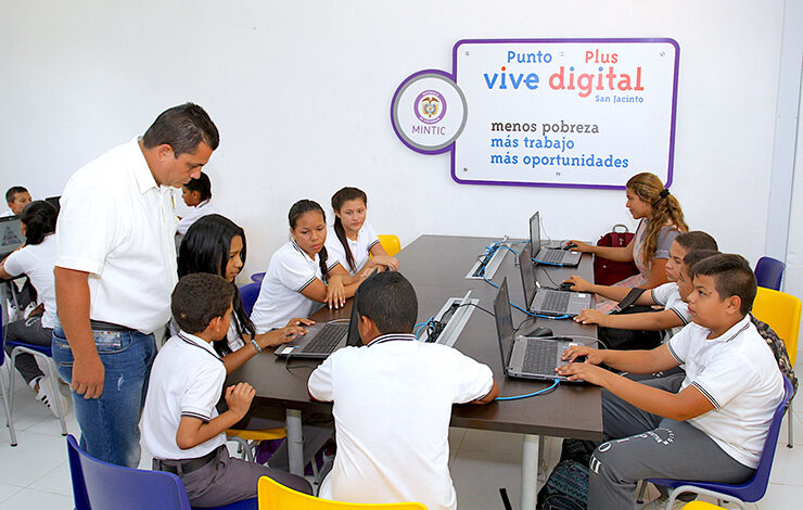 Centros Digitales en Instituciones Educativas - Mineducación.