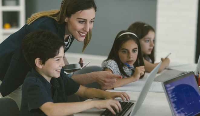 Tomada de UNIR - Aprender a programar en el aula y en casa.