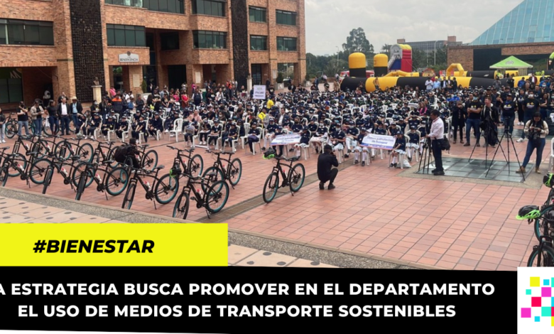 “Al trabajo en bici": CAR y gobernación entregaron 1.800 bicicletas para promover la movilidad limpia en el territorio