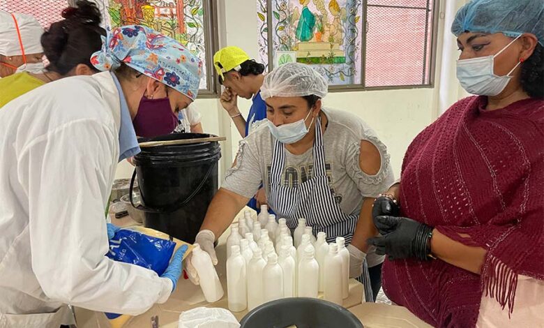 Mujeres desplazadas por la violencia se capacitan en el SENA