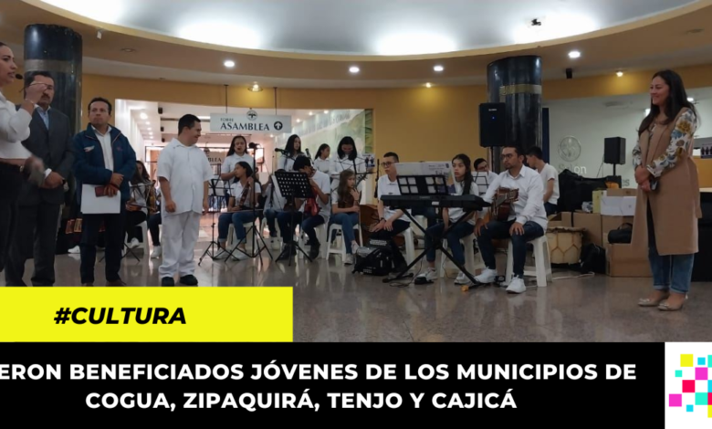 IDECUT entrega dotación de instrumentos musicales al proceso orquestal de cuerdas frotadas de discapacidad “Anhelos de Sol Colombiano”