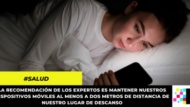 Los peligros para la salud de dormir con el celular cerca de la cama