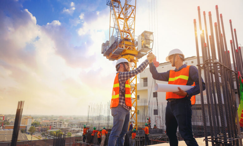 Todos a la U: abren becas para recibir formación en el sector de la construcción